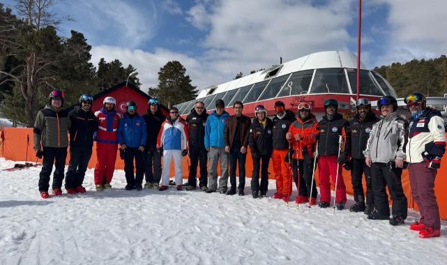 Eğitim almak için bir araya geldiler