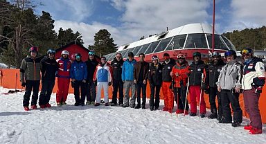 Eğitim almak için bir araya geldiler