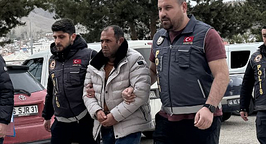 Erzurum'da eşini bıçakla öldüren zanlı adliyede
