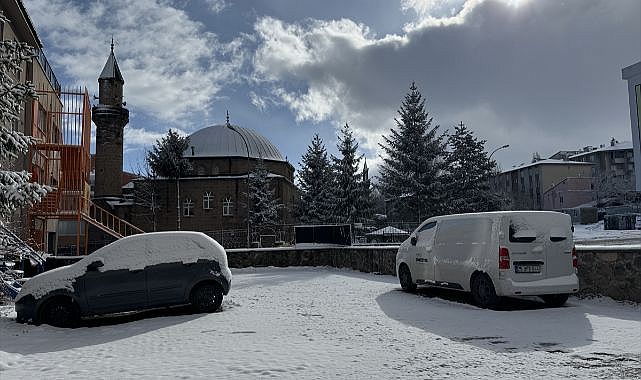 Erzurum'da kar etkisini sürdürüyor