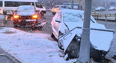 Erzurum'da kar yağışı kazayı beraberinde getirdi   