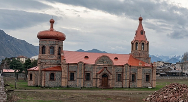 Erzurum'da Rus kilisesi kütüphane oluyor