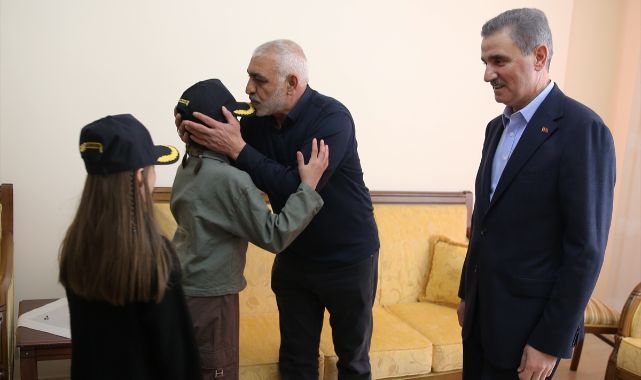 Erzurum’da vefa dolu ziyaret! Şehit ailelerini unutmadılar