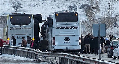 Erzurum'da yürek yakan kaza! Feci olayda biri çocuk iki kişi can verdi