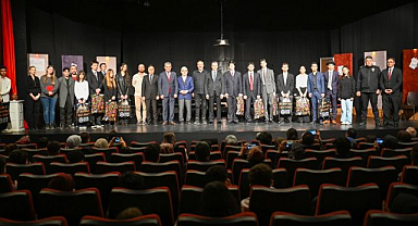 Erzurum lisesi öğrencilerinden “12 öfkeli adam” gösterimi büyük beğeni topladı