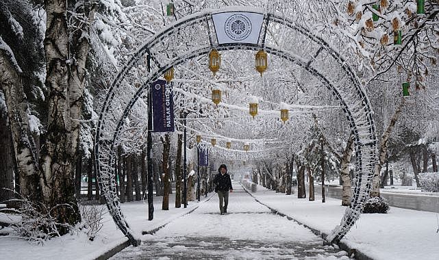 Erzurum Nisan ayında beyaza büründü