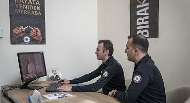 Erzurum'da polisler temiz bir nefes için sigarayı bıraktı