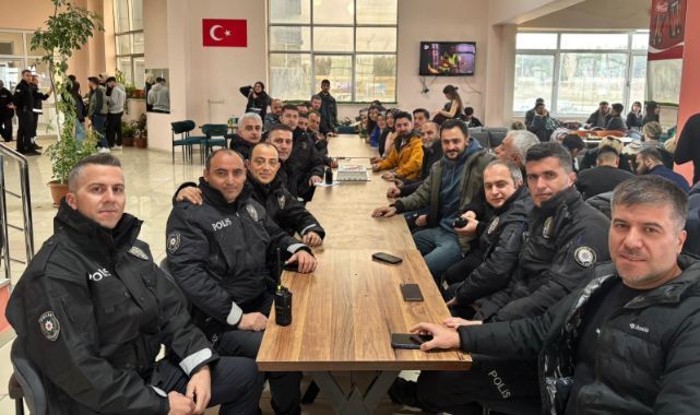 ETÜ’lü gençlerden polislere anlamlı sürpriz   