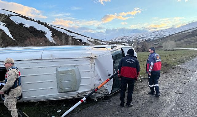 Feci kaza: minibüs takla attı, 11 yaralı