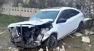 Direksiyon hakimiyetini kaybedince mezarlığa girdi