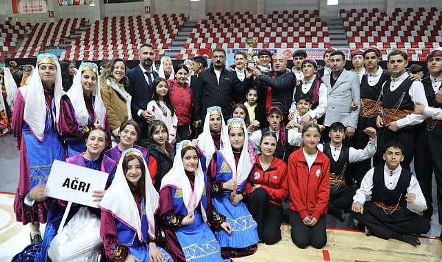 Halk oyunlarında bölge birincisi belli oldu