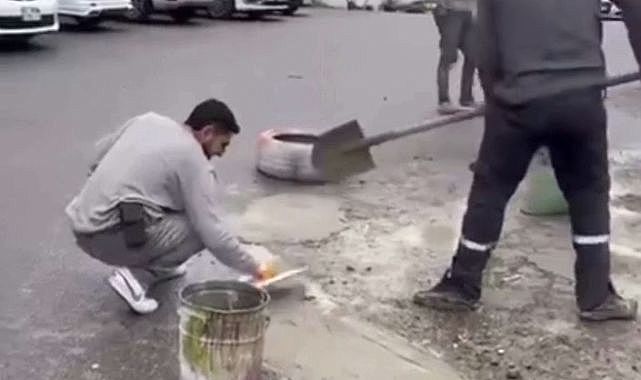 Hizmet gelmeyince esnaf işe koyuldu!