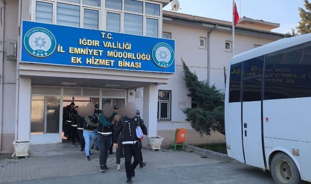 Zehir tacirlerine darbe: 12 adrese operasyon