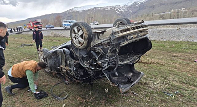 İlçe yolunda trafik kazası! Ölü ve yaralılar var