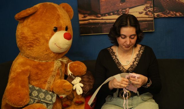 İlmek ilmek başarı: El emeğiyle geleceğini örüyor