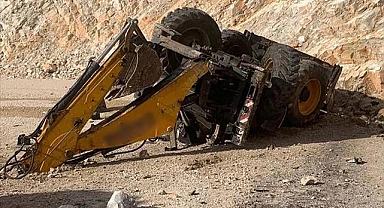 İş makinesinin altında kalan operatör hayatını kaybetti