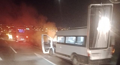 İşçi servisi bir anda alevlere teslim oldu!