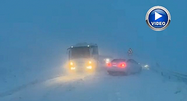 İspir yolunda araçlar kara saplandı