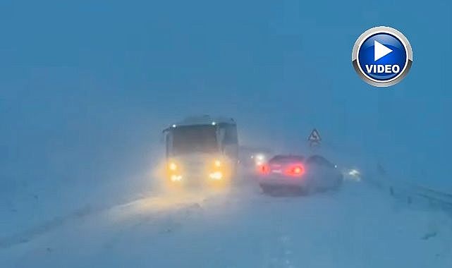 İspir yolunda araçlar kara saplandı