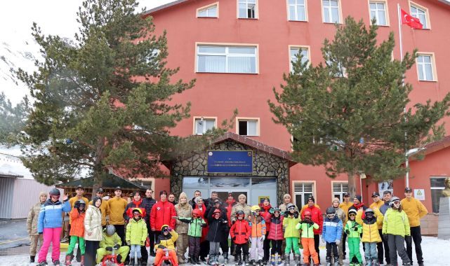 Jandarmadan Erzurum’da çocuklara 23 Nisan sürprizi