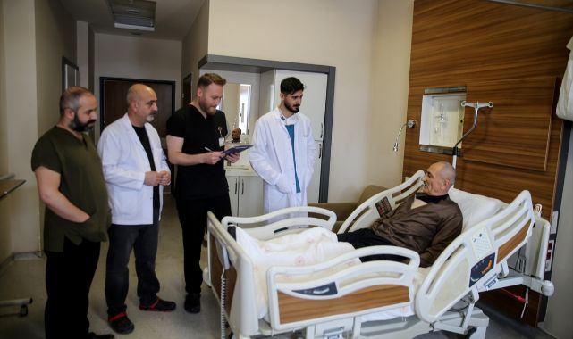 Kalbi duran hasta hayata döndü
