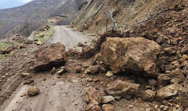 Kapanan köy yolu ulaşıma açıldı
