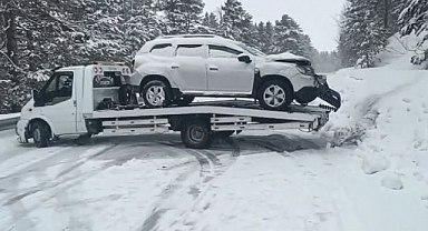 Kar yağışı kazaya davetiye çıkardı