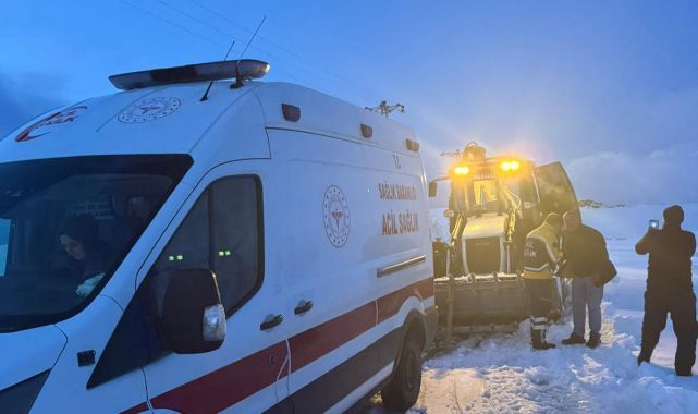 Karda mahsur kalan 112 ekibi kurtarıldı
