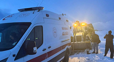 Karda mahsur kalan 112 ekibi kurtarıldı