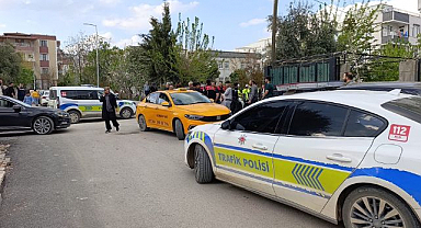 Kaza sonrası birbirlerine girdiler!