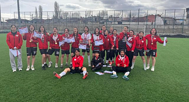 Kız Futbol Takımı Türkiye finallerinde