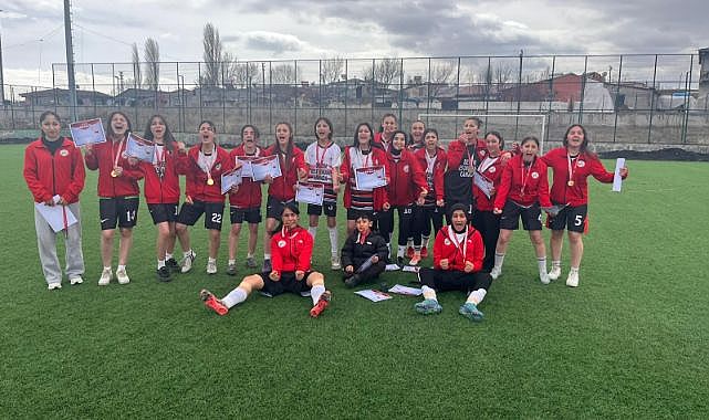 Kız Futbol Takımı Türkiye finallerinde