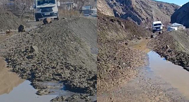 Köy yolunda heyelan: ulaşım aksadı