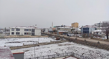 Köylerde kar ve sis etkili oldu 