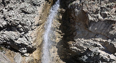 Kuruyan şelale yeniden canlandı