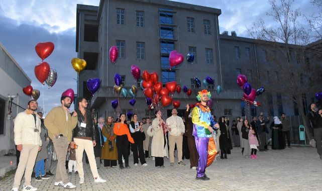 Lösemili çocuklar için gökyüzüne balon bırakıldı