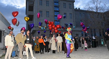 Lösemili çocuklar için gökyüzüne balon bırakıldı