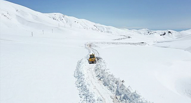 Nisan’da kar mesaisi: 66 yılın en yoğun yağışı