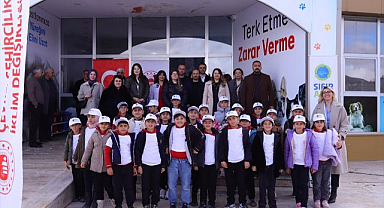 Öğrenciler mama üretim tesisini gezdi