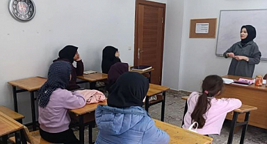 Öğrencilere güzel ahlak anlatıldı