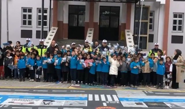 Öğrencilere uygulamalı trafik eğitimi verildi