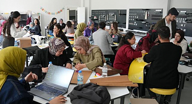 Öğretmen adaylarına STEM eğitimi çalıştayı