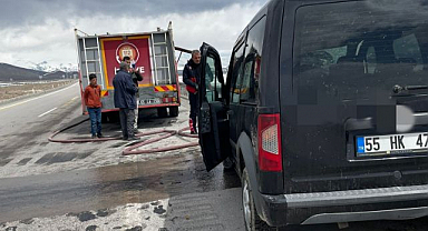 Otomobil ile kamyonet çarpıştı!