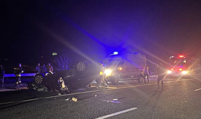 Otomobil ile traktör çarpıştı, 3 yaralı