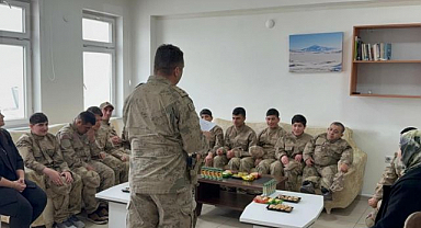 Özel bireyler bir günlüğüne askerlik heyecanı yaşadı