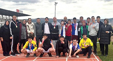 Özel sporcuların masa tenisi ve atletizm heyecanı