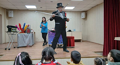 Polislikten sihirbazlığa! Miniklere unutulmaz anlar yaşattı