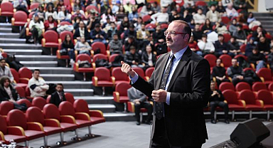 Rektör Hacımüftüoğlu, geleceğin hekimleriyle bir araya geldi   