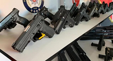 Ruhsatsız silahlar ele geçirildi