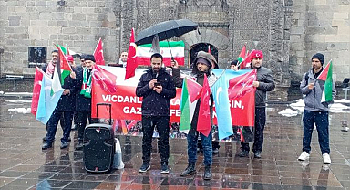 Sağlıkçılar kar altında 126. kez Gazze için yürüdü